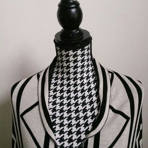 T/O Black and Tan Sweaters Size S - Picture 2 of 7